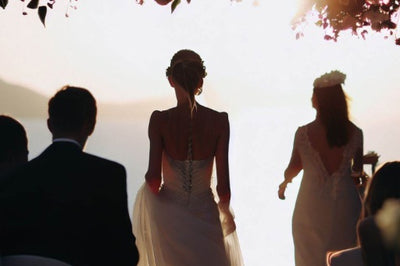Pros and Cons of Getting Married Abroad